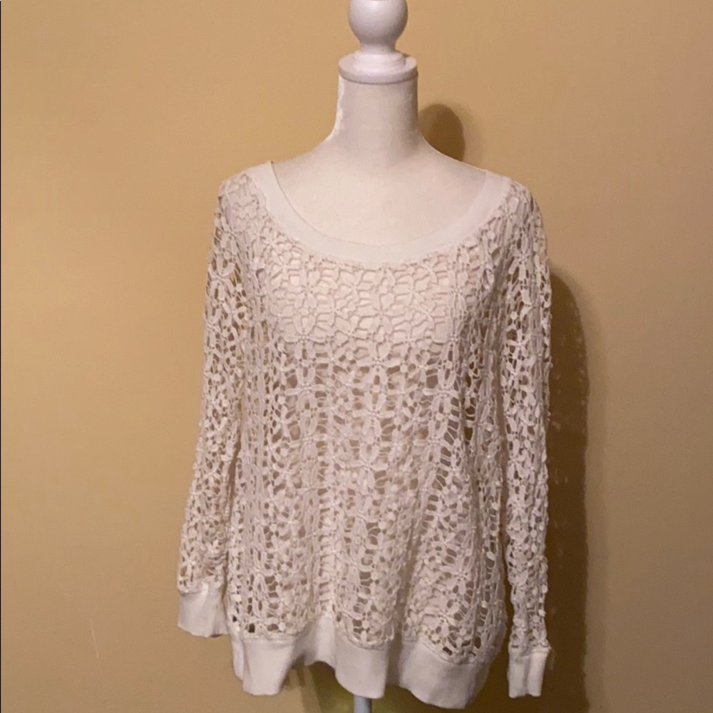 Halogen lace top
